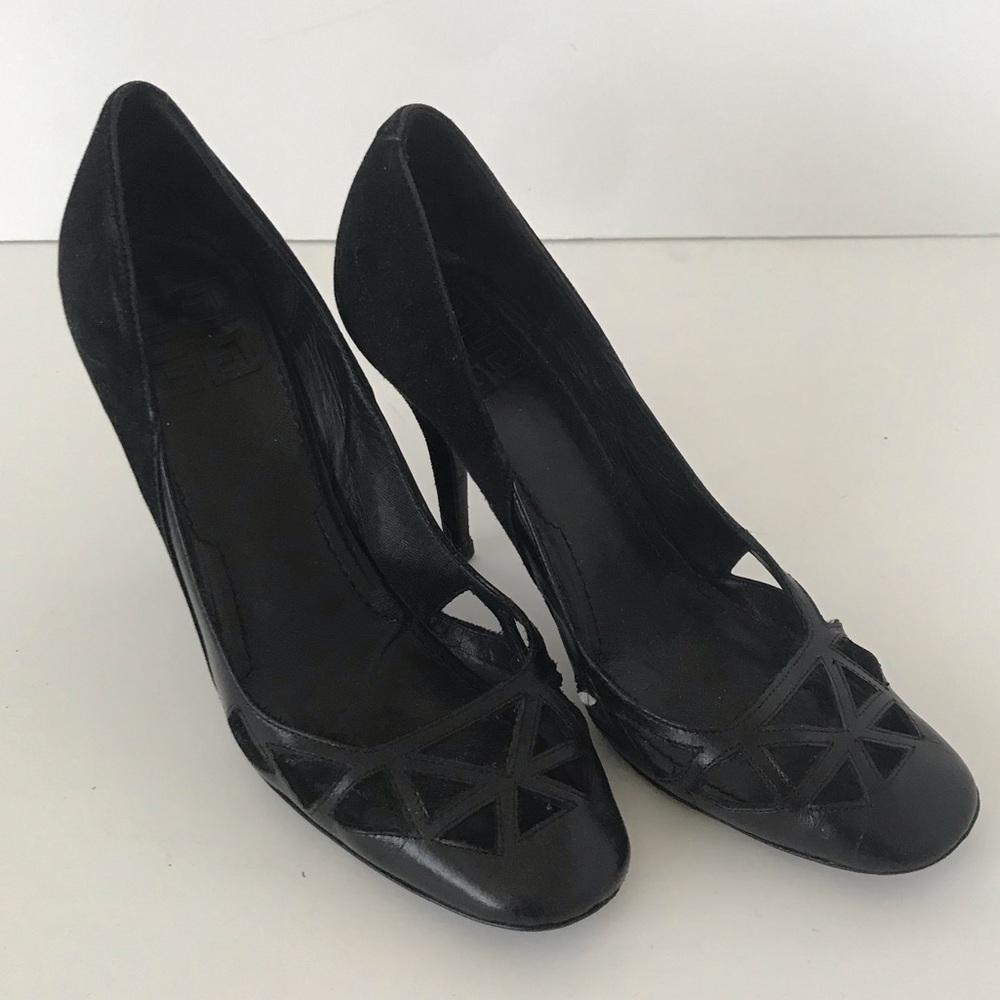 🔴CLEARANCE🔴 Givenchy Black Cut Out Pumps